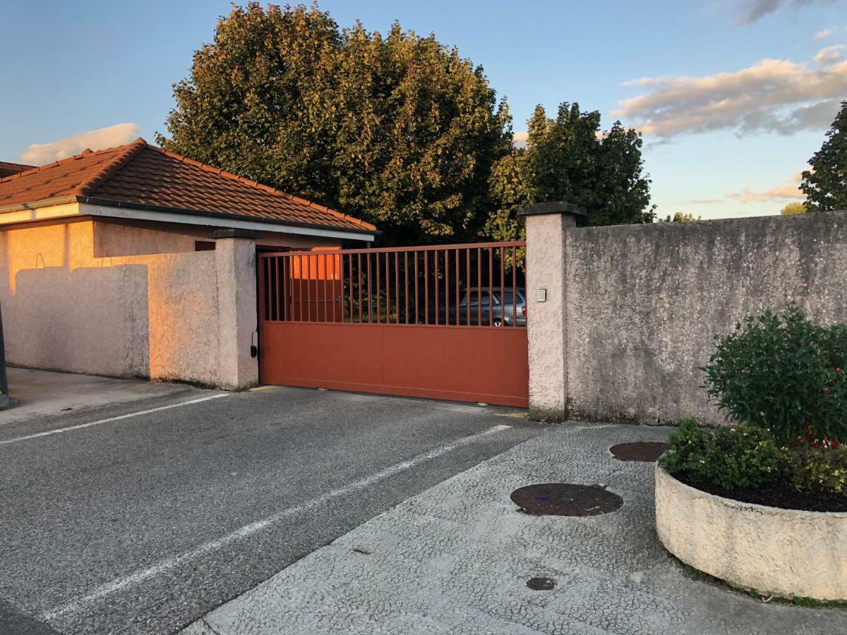 Appartement Au Milieu Des Lacs, Au Bord Du Guiers Aoste Eksteriør bilde